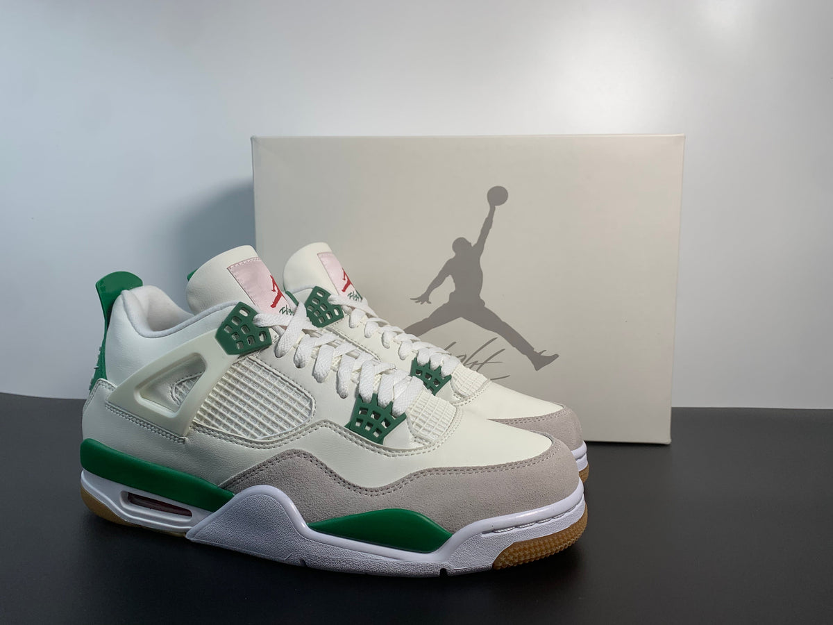 Nike SB x Air Jordan 4 “Pine Green” DR5415-103 - Angle View 8