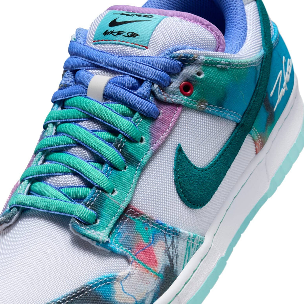 Nike x Futura Laboratories SB Dunk Low ‘Bleached Aqua’ - View 4