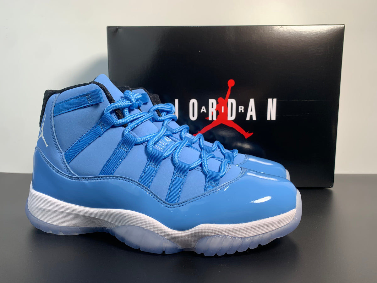 Air Jordan 11 Pantone 717602-900 - Angle View 7