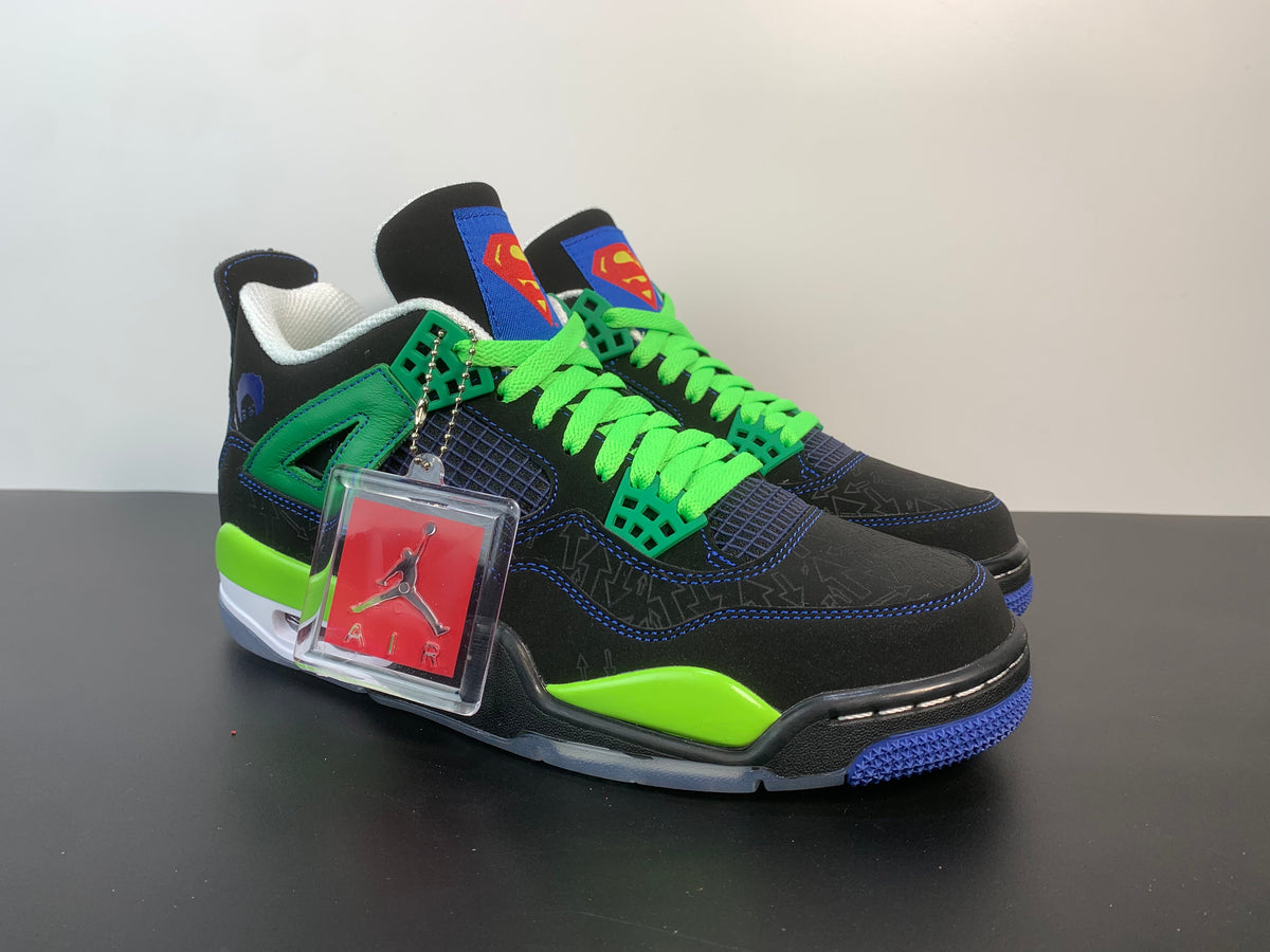 Air Jordan 4 Doernbecher 308497-015 - Angle View 3