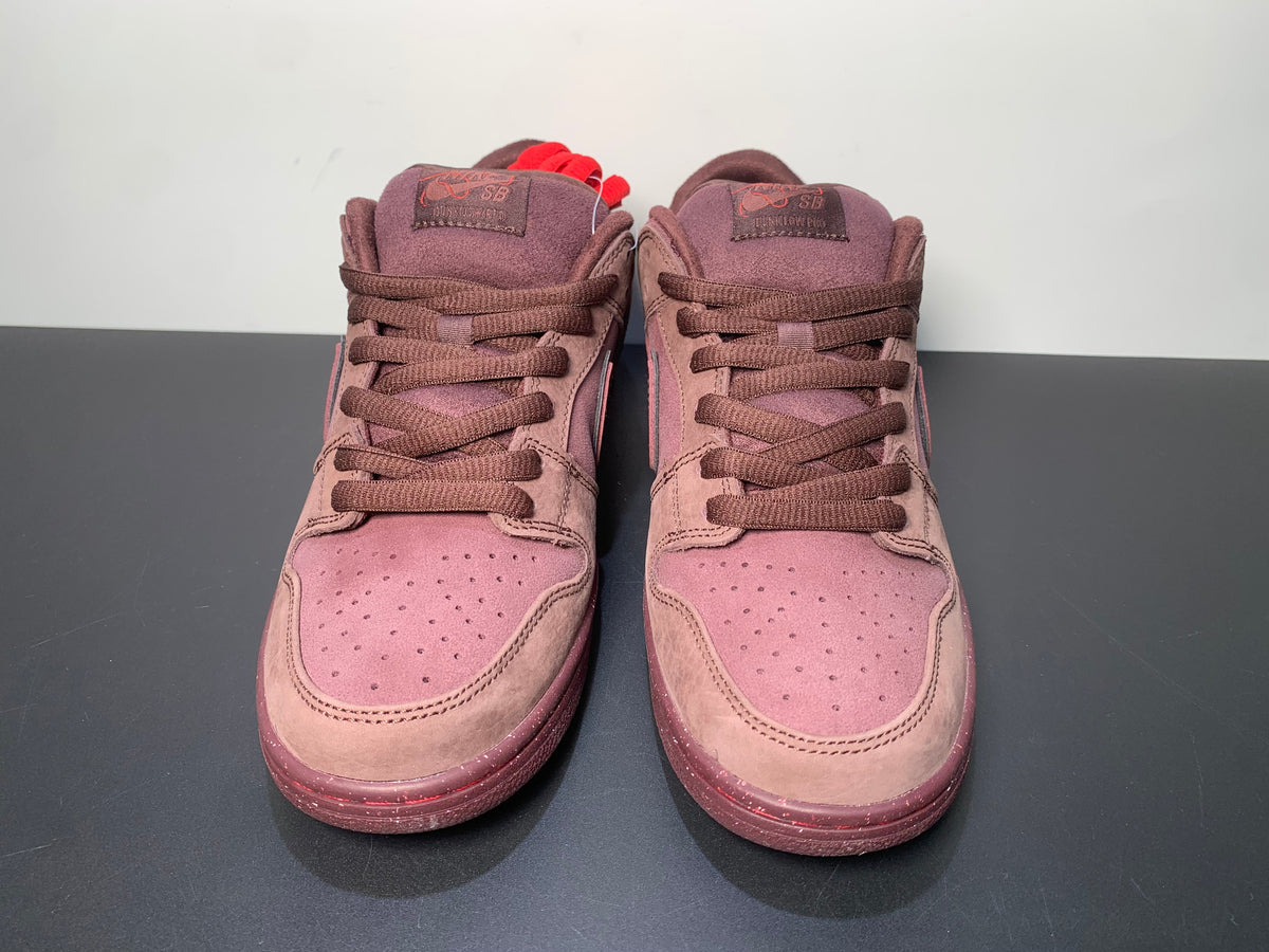 Nike SB Dunk Valentine’s Day - View 7