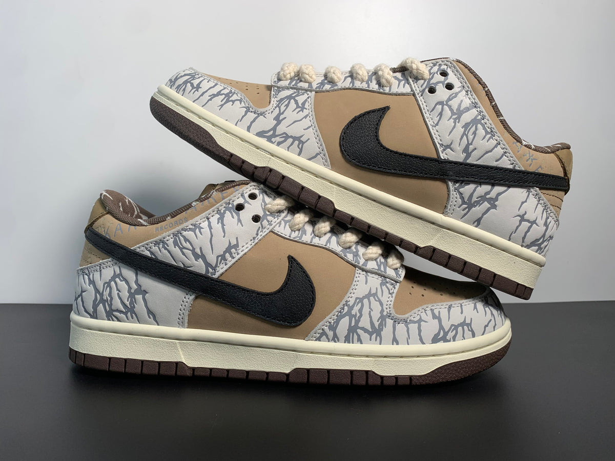 Nike SB Dunk Low ✖️Travis Scott  Grey White Cashew Fruit CT5053-010 - View 5