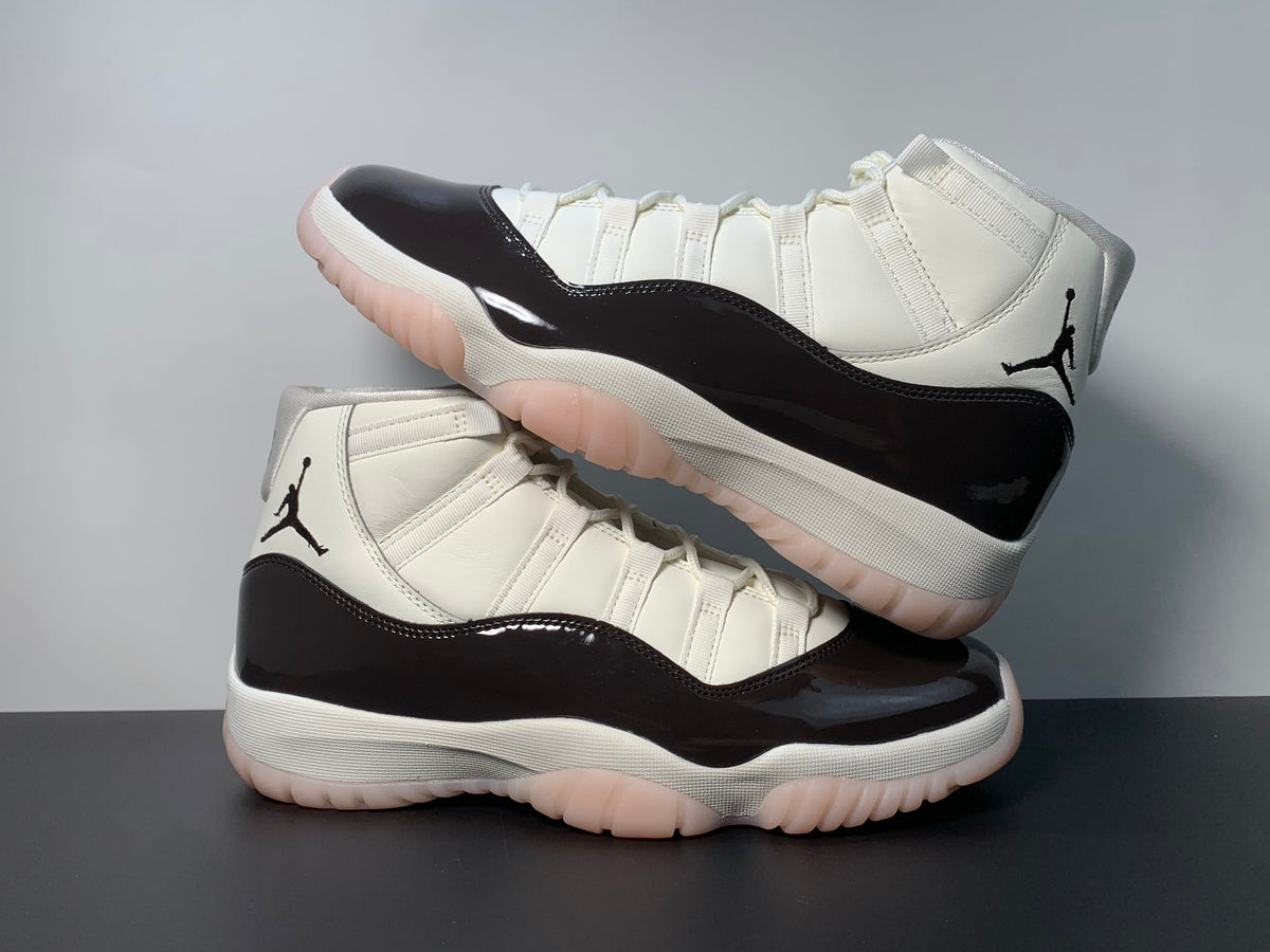 Air Jordan 11 “Neapolita AR0715-101 - Angle View 6