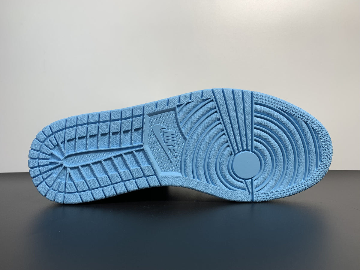 Air Jordan 1 High OG University Blue- CD0461 401 - Angle View 6