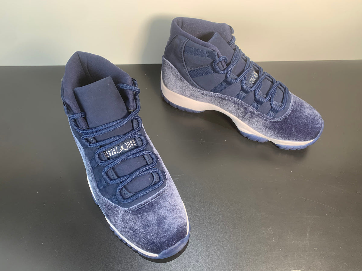 Air Jordan 11 Velvet Midnight Navy AR0715-441 - Angle View 3