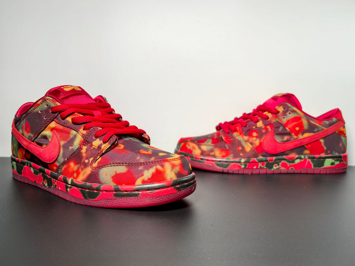 The Wizard of Oz X Nike SB Dunk Low“Ruby Slipper” - View 3