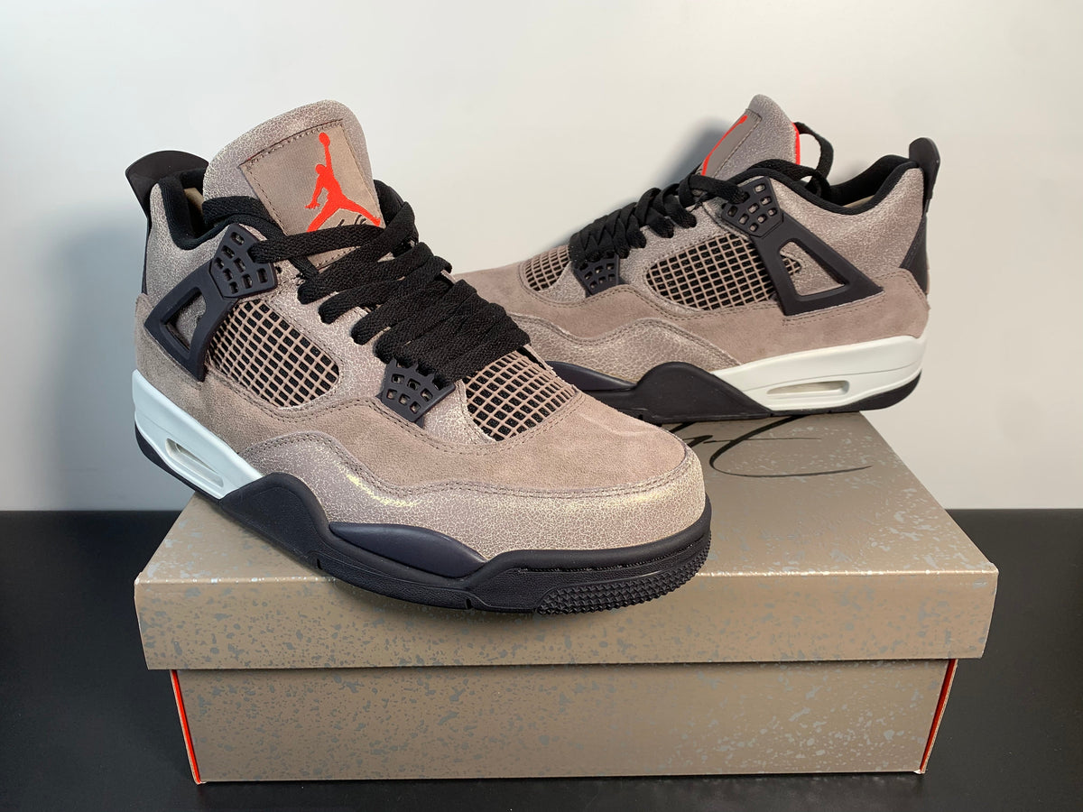 Air Jordan 4 Retro Infrared  Off White  Oil Gray Taupe Haze DB0732-200 - Angle View 6