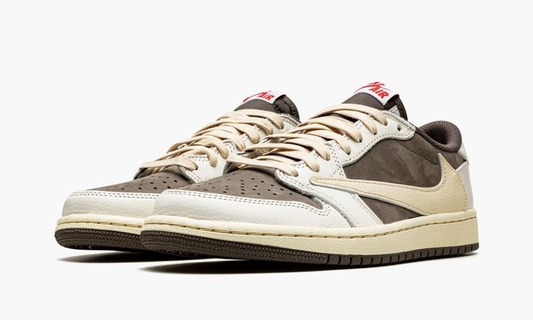 AIR JORDAN 1 LOW OG "Travis Scott - Reverse Mocha" - Angle View 5