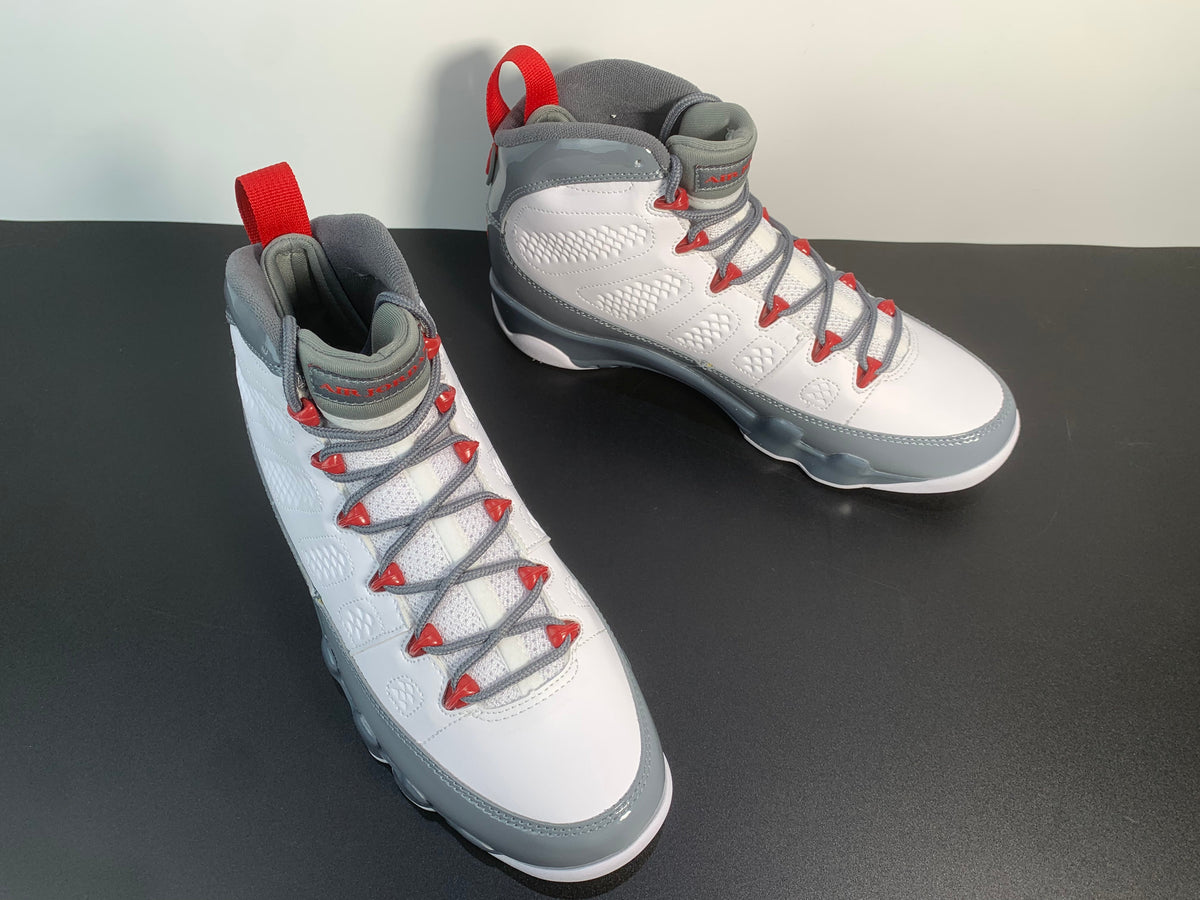 Air Jordan 9“Fire Red” - Angle View 6