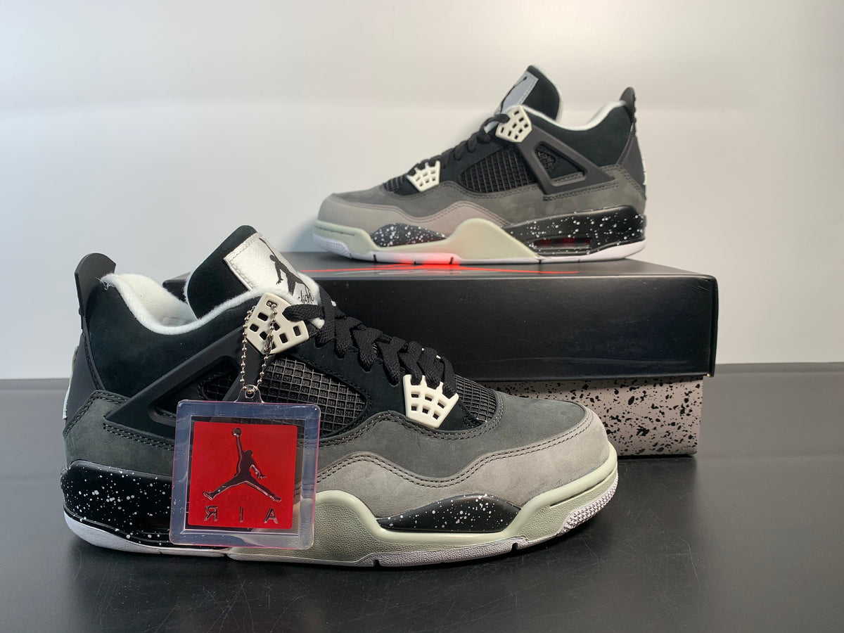 Air Jordan 4 Retro ‘Fear’ FQ8138-002 - Angle View 7