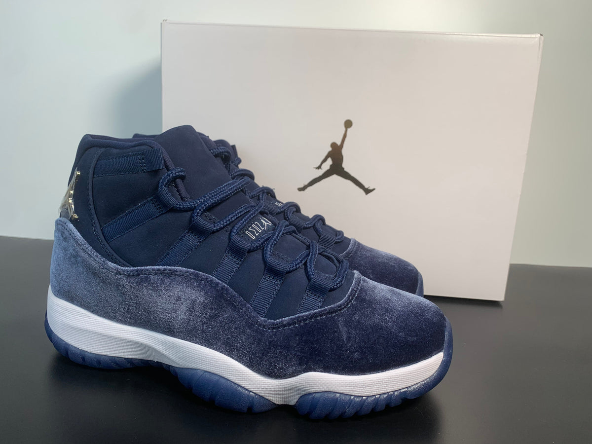 Air Jordan 11 Velvet Midnight Navy AR0715-441 - Angle View 7