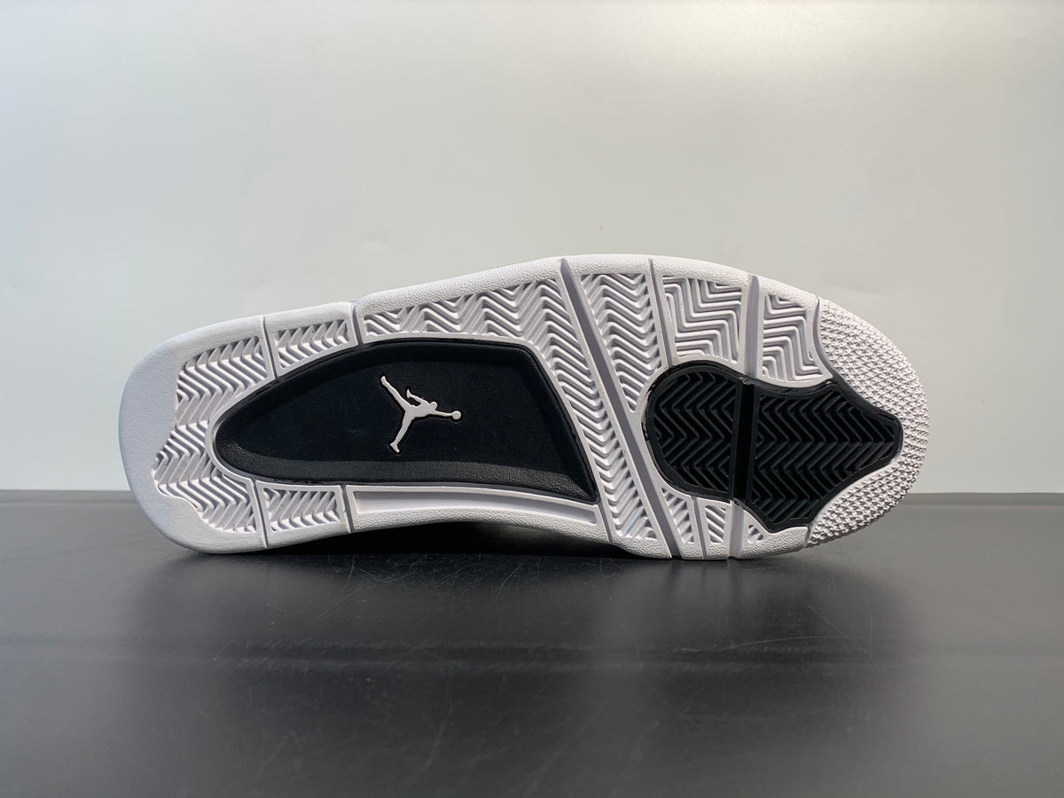 Air Jordan 4 Retro ‘Fear’ FQ8138-002 - Angle View 12