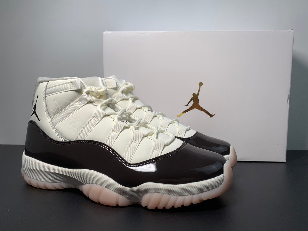 Air Jordan 11 “Neapolita AR0715-101 - Angle View 4