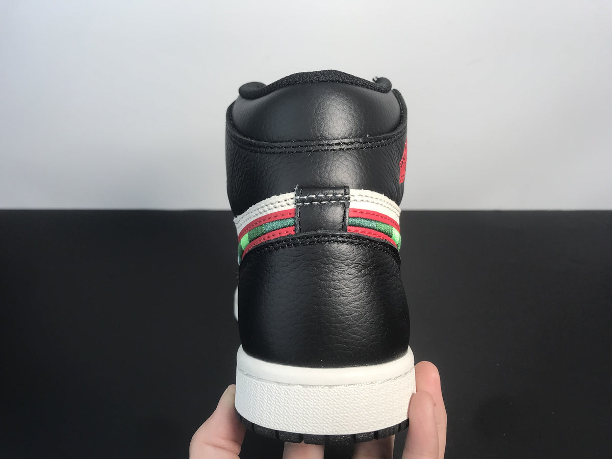Air Jordan 1 Retro High Sports Illustrated A Star Is Born - Angle View 3