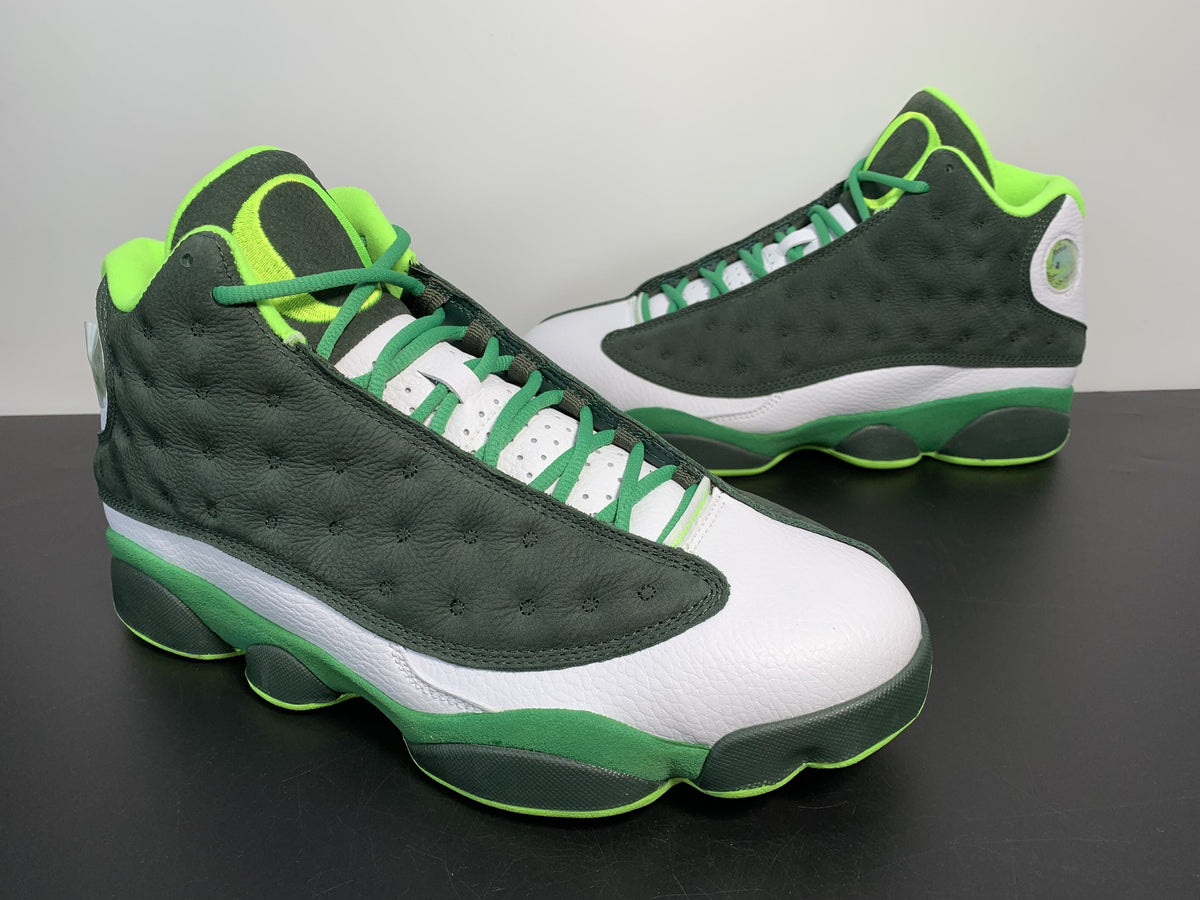 Air Jordan 13 Retro 'Oregon Ducks' PE - Angle View 4