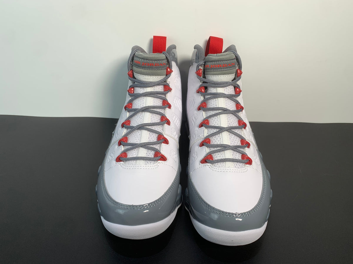 Air Jordan 9“Fire Red” - Angle View 5