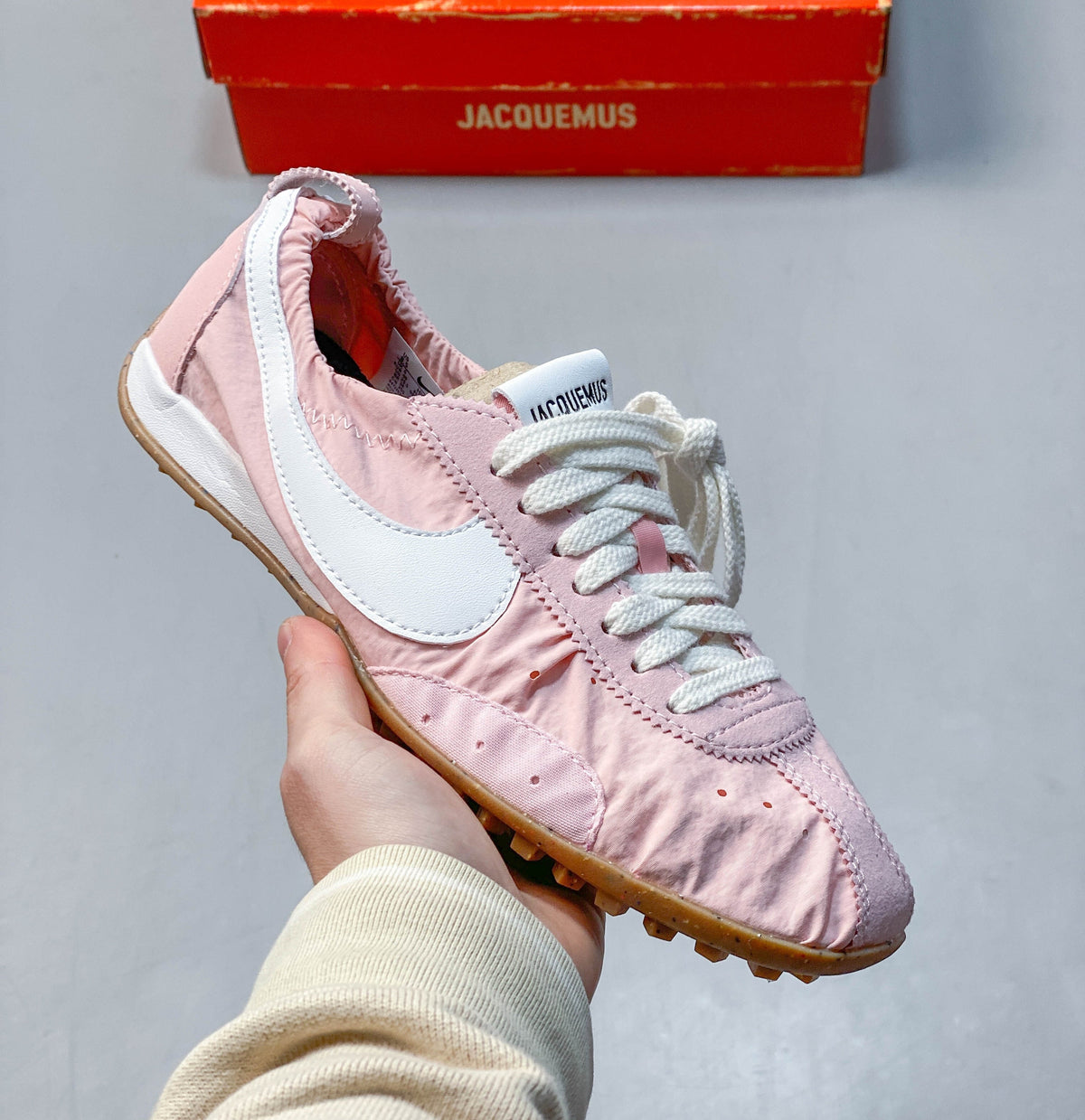 Jacquemus x Nike Moon Shoe Nike Pink White - View 1