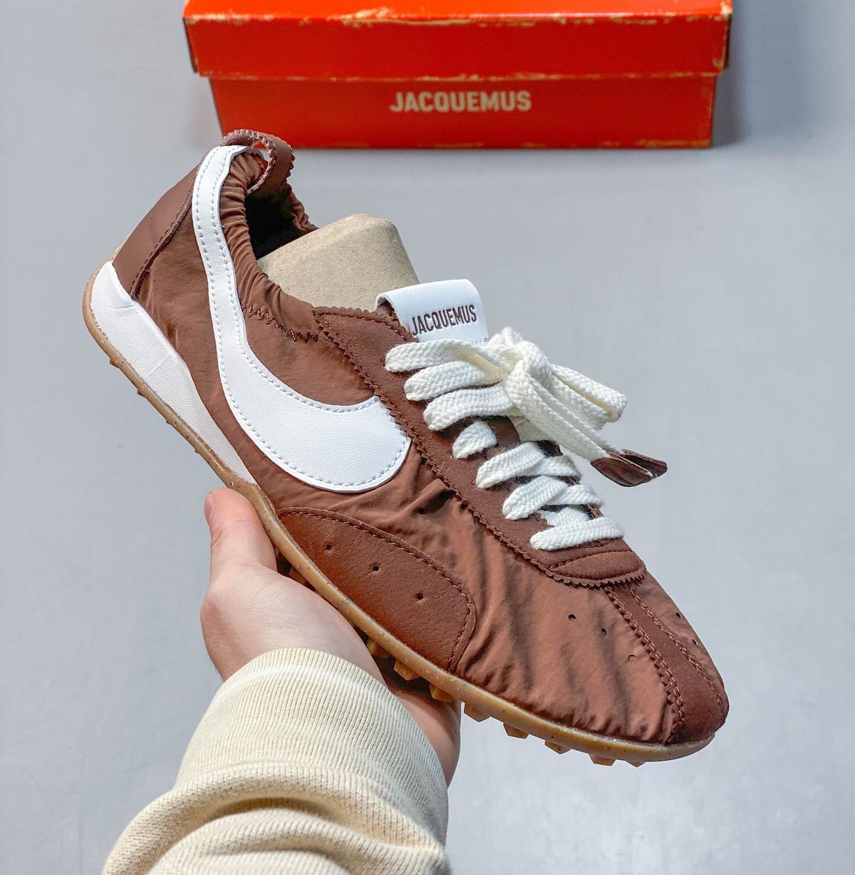 Jacquemus x Nike Moon Shoe Nike Brown - View 1