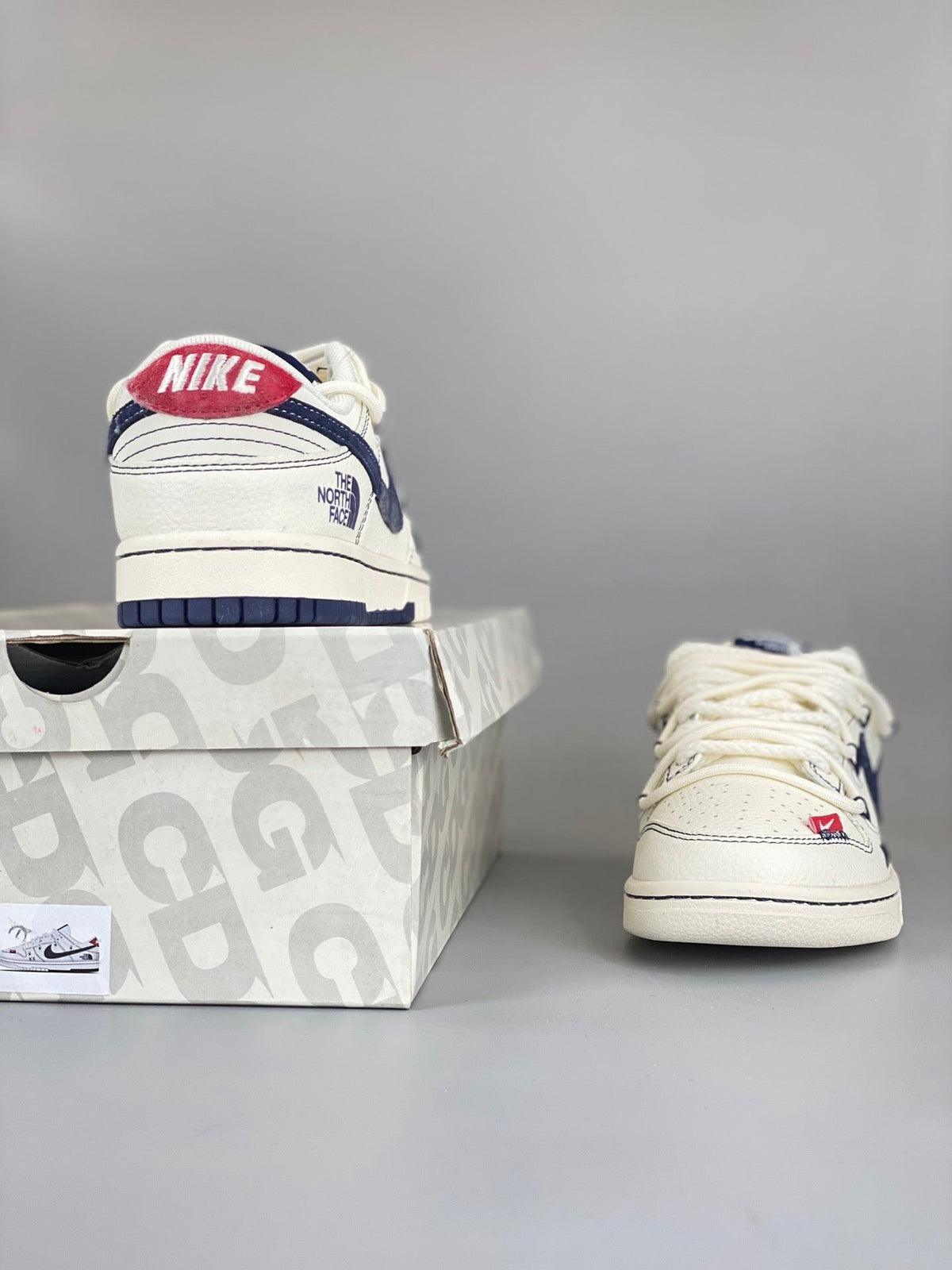 Nike SB Dunk Low x The North Face x KAWS YX5066-283 - View 5