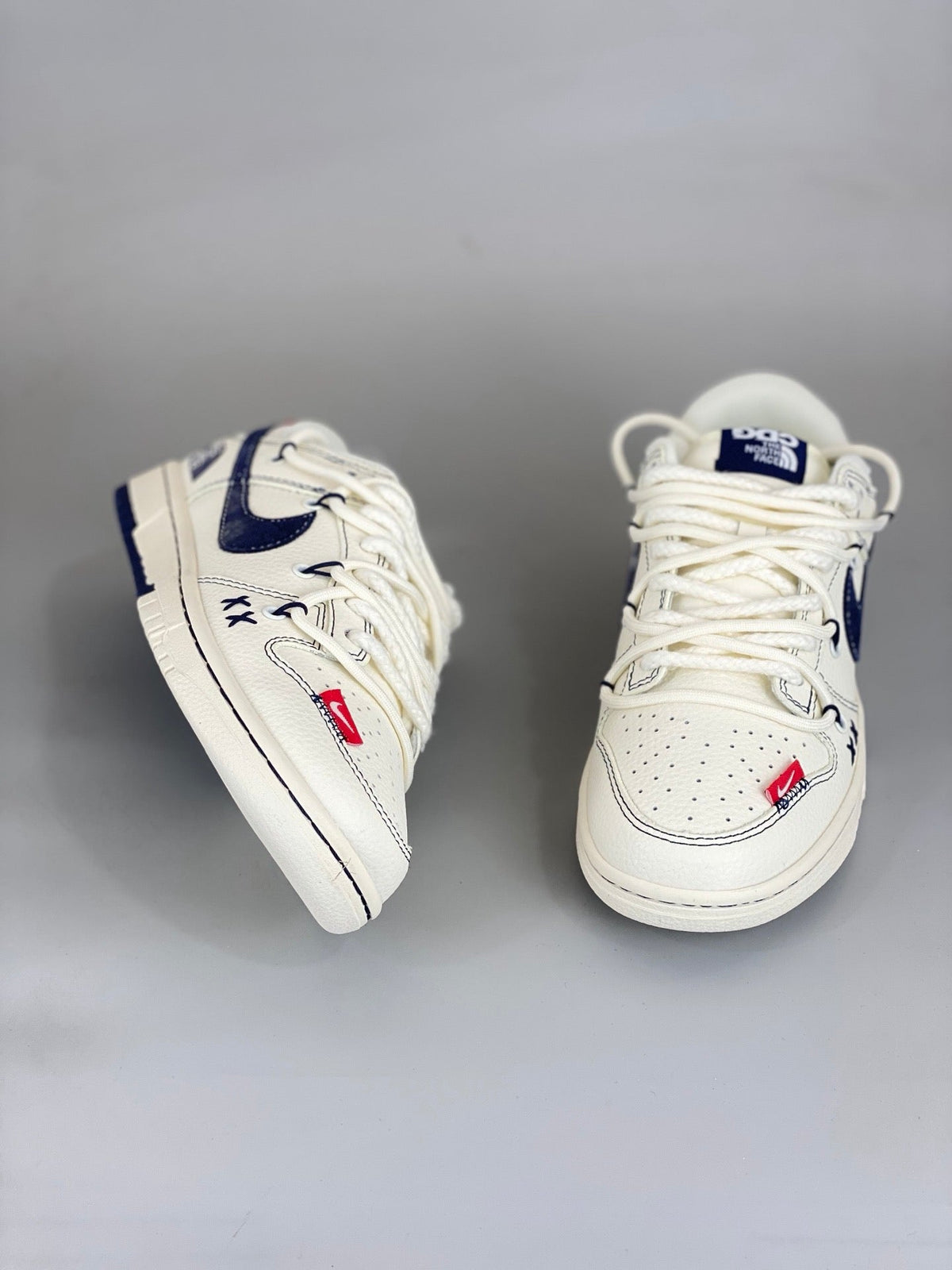 Nike SB Dunk Low x The North Face x KAWS YX5066-283 - View 7