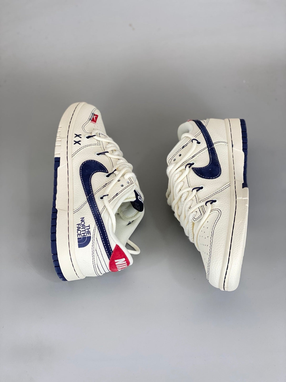 Nike SB Dunk Low x The North Face x KAWS YX5066-283 - View 8