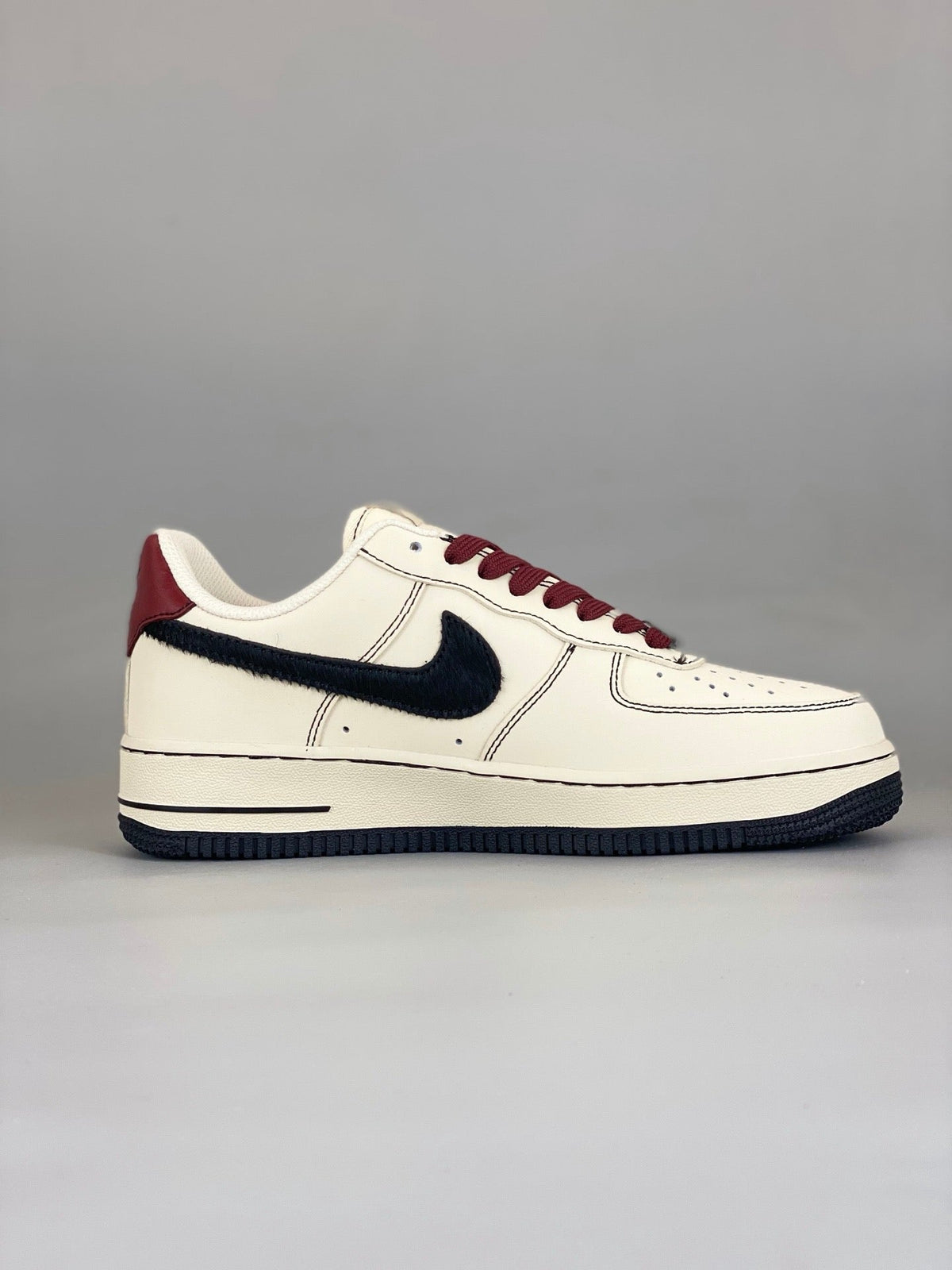Nike Air Force 1 '07 SE "LNY"IB4607-171 - Angle View 3