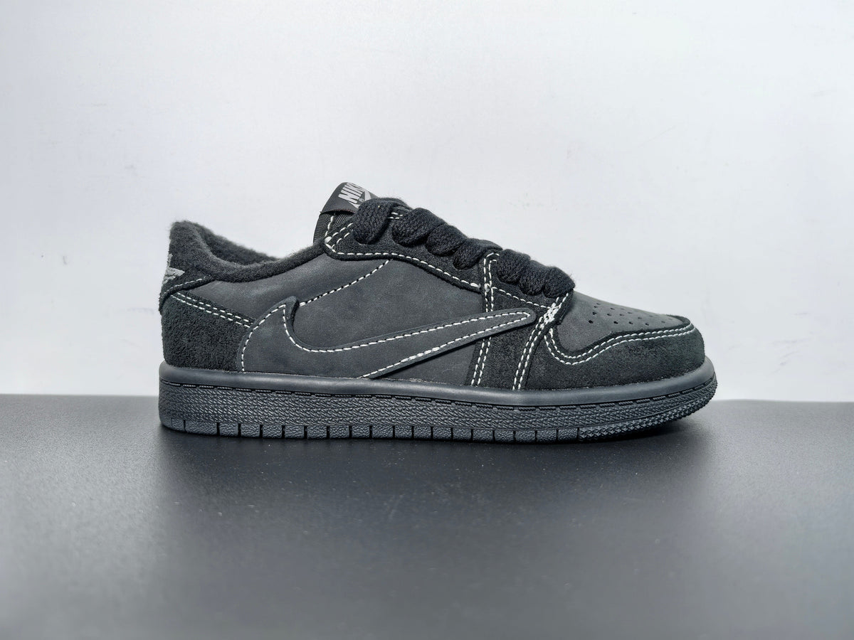 Air Jordan 1 Low OG SP x Travis Scott ‘Black Phantom’ - Angle View 7