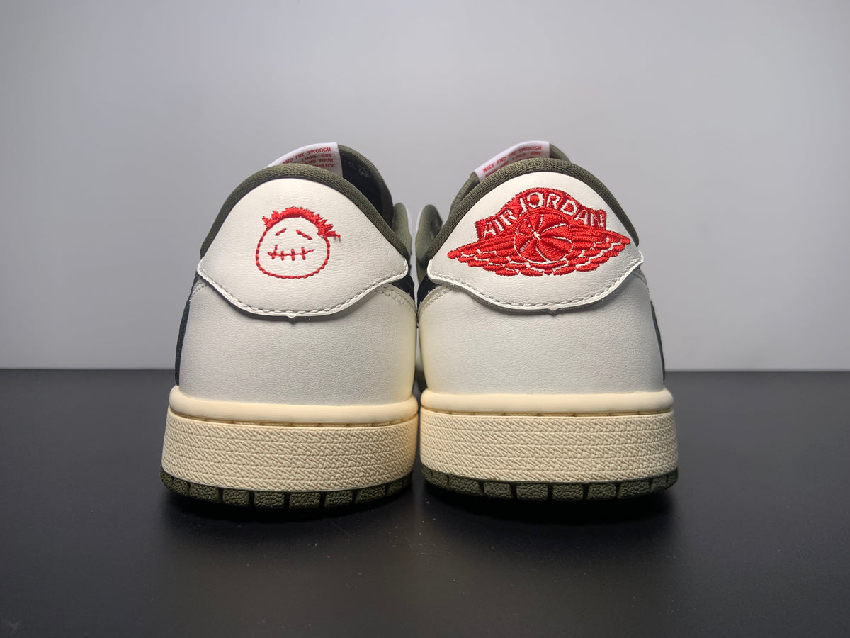 Air Jordan 1 Retro Low OG SP x Travis Scott ‘Medium Olive’ DM7866-200 - Angle View 11