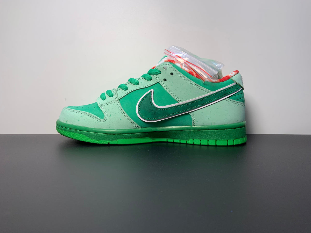 CONCEPTS × Nike Dunk SB Low Green Lobster - View 2