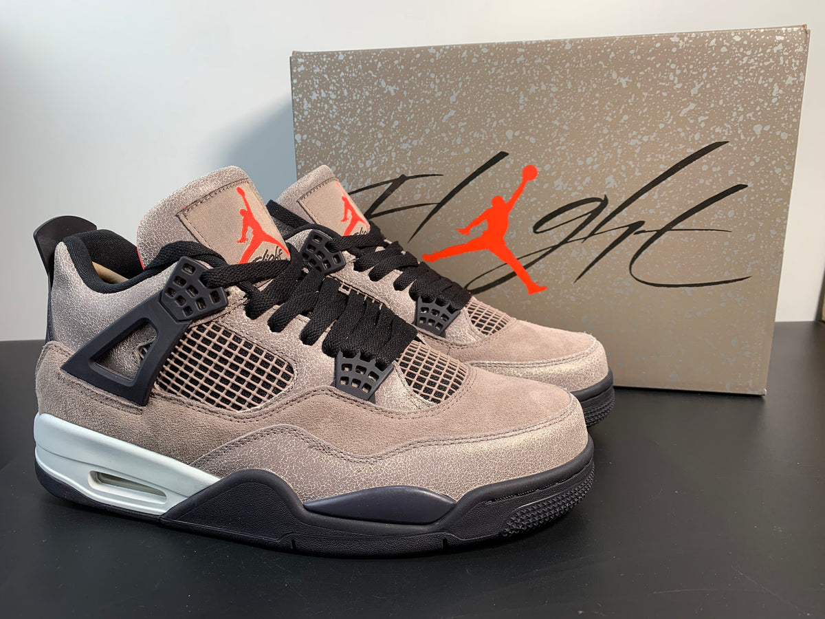 Air Jordan 4 Retro Infrared  Off White  Oil Gray Taupe Haze DB0732-200 - Angle View 3