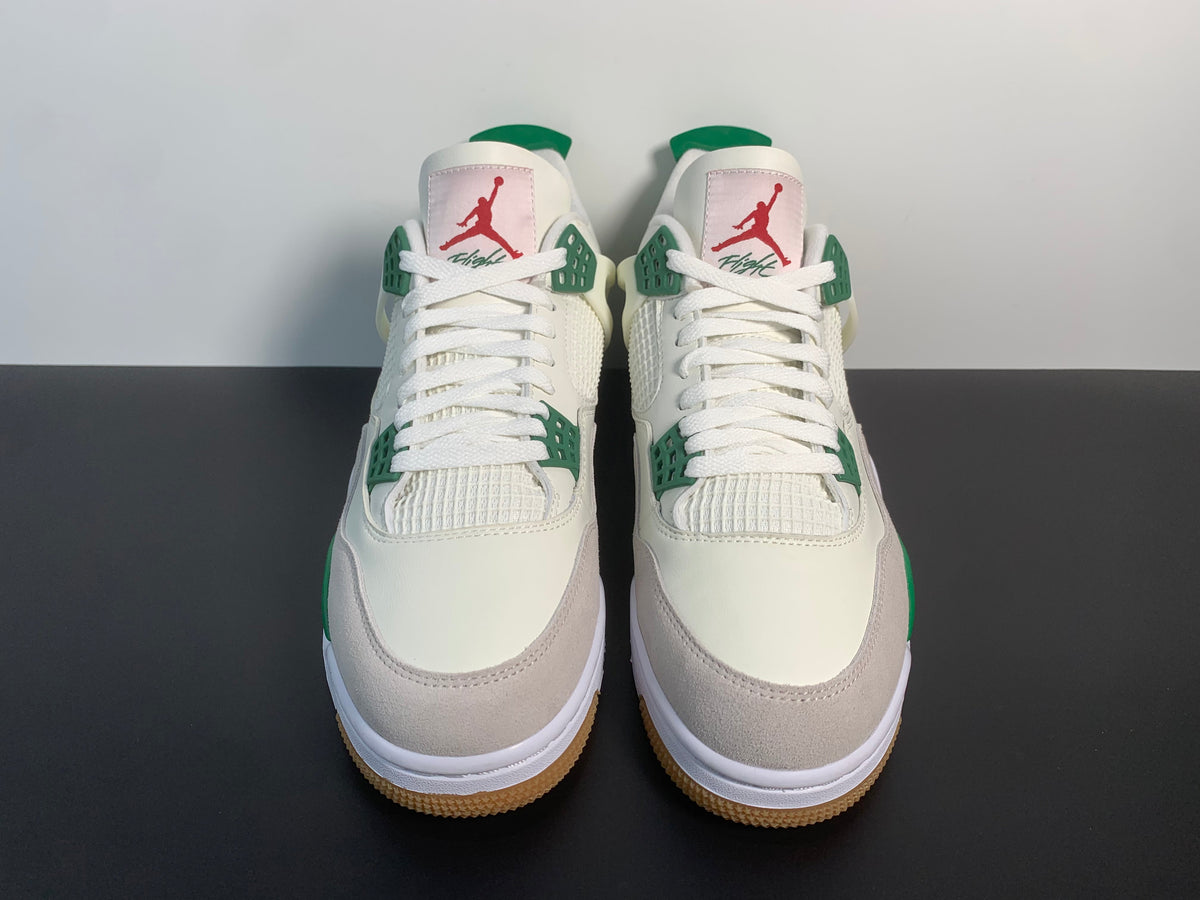 Nike SB x Air Jordan 4 “Pine Green” DR5415-103 - Angle View 10