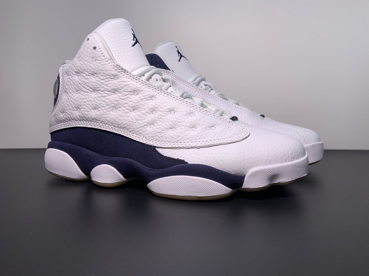 Air Jordan 13 Retro 'Midnight Navy' - Angle View 3