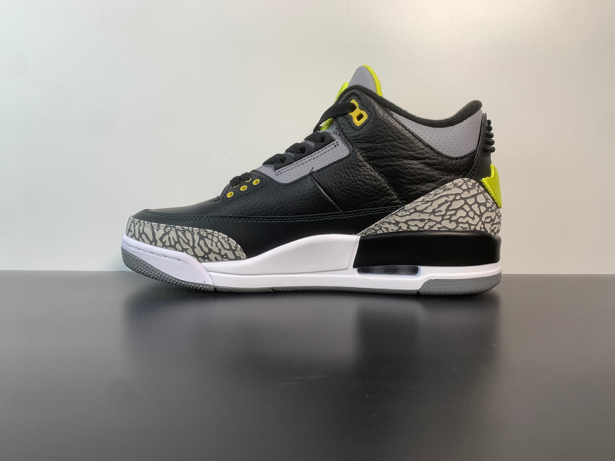 Air Jordan 3 Retro Oregon Ducks Pit Crew Black 282240-594 - Angle View 2