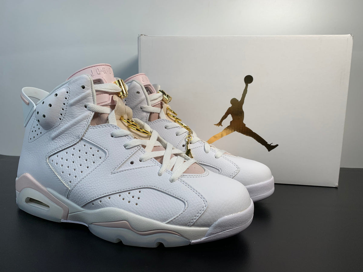 Air Jordan 6 WMNS “Gold Hoops”DH9696-100 - Angle View 4