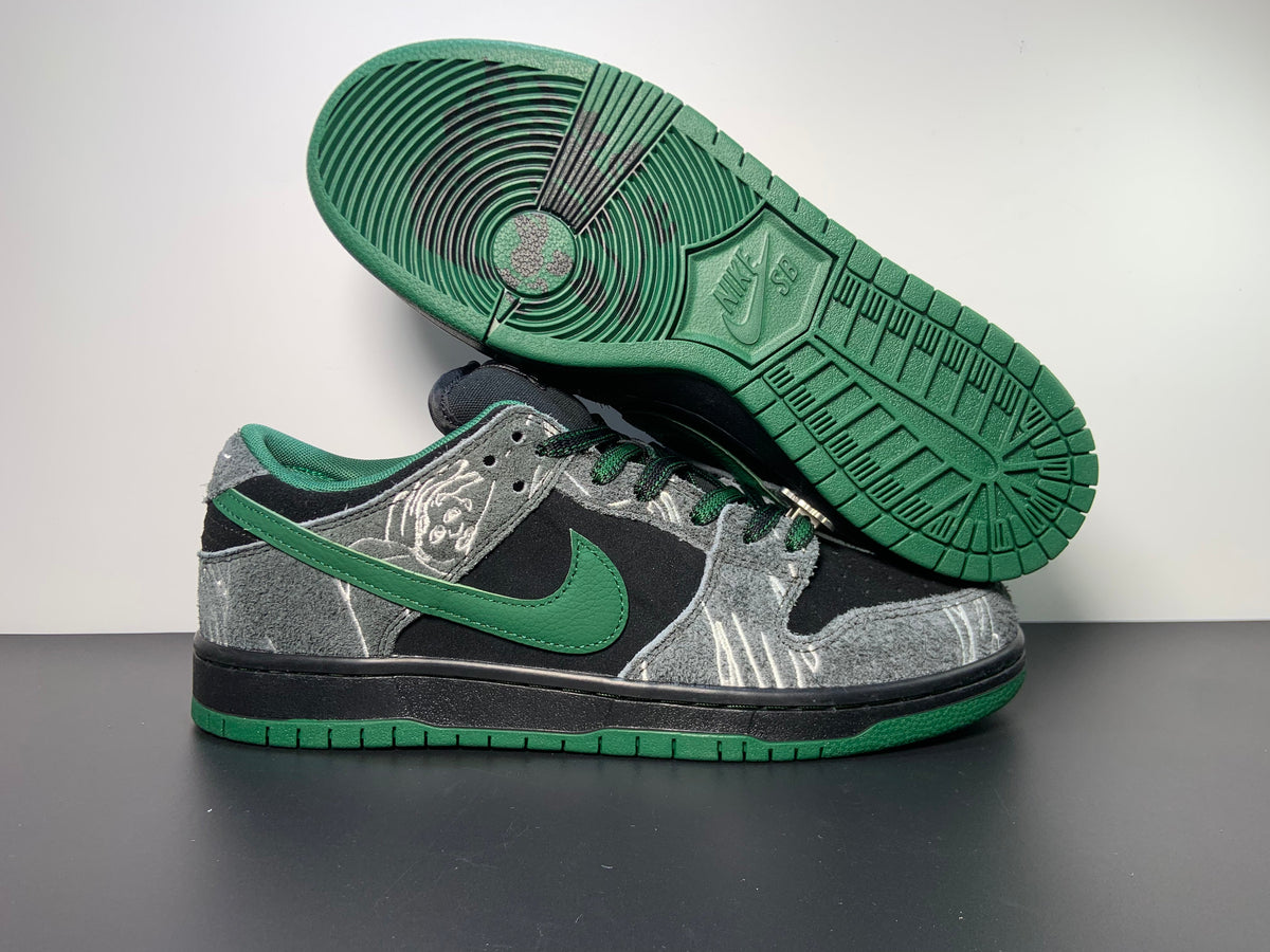 There Skateboards x Nike Dunk SB - View 5