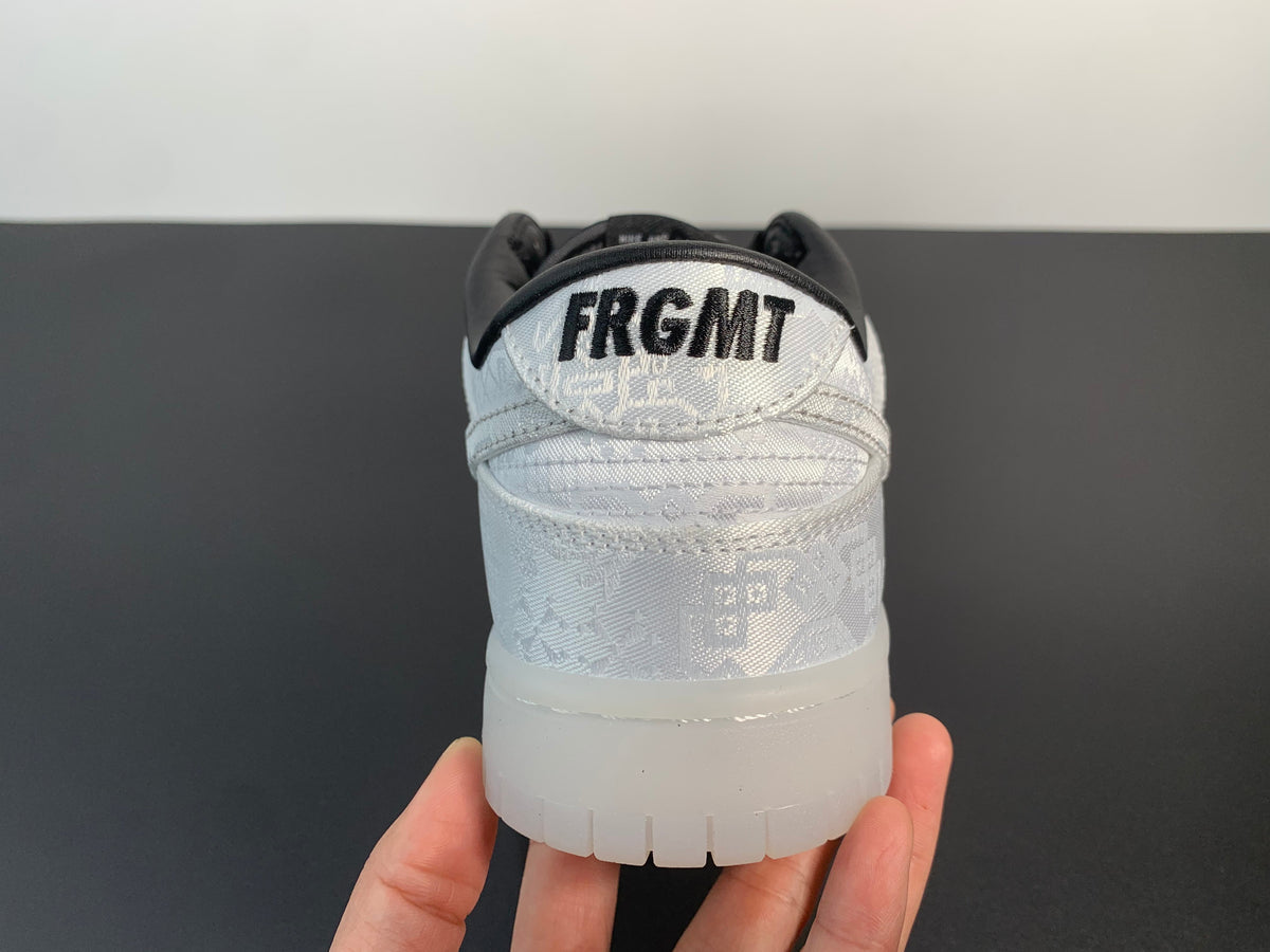 Fragment Design x CLOT x Dunk Low SP '20th Anniversary' FN0315-110 - View 7