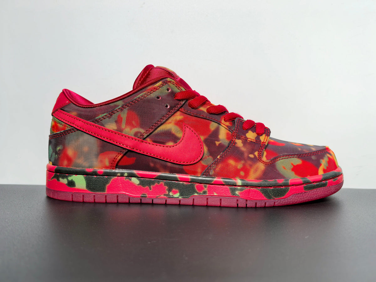The Wizard of Oz X Nike SB Dunk Low“Ruby Slipper” - View 1