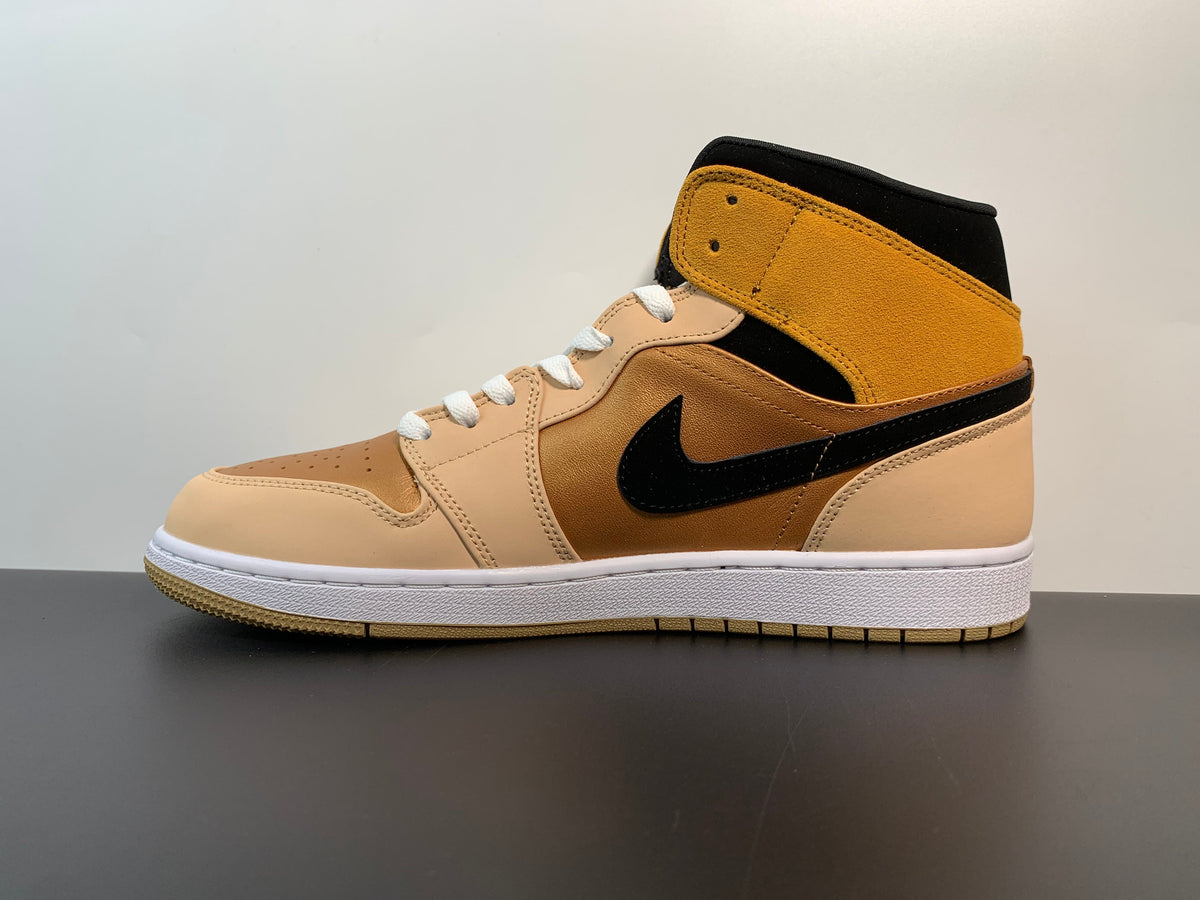 Air Jordan 1 Mid SE  WMNS “Particle Beige  DD2224-200 - Angle View 2