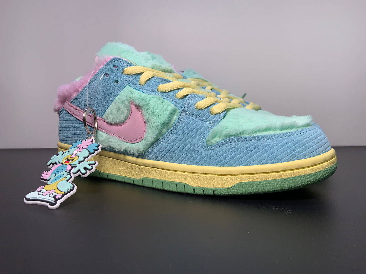 Nike x Verdy SB Dunk Low ‘Visty’ - View 9