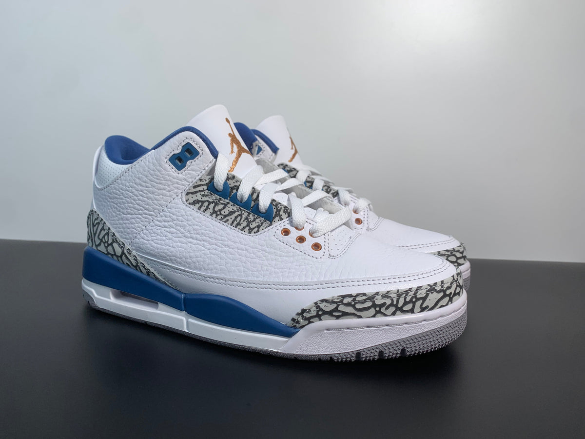 Air Jordan 3 Retro “wizards” CT8532-148 - Angle View 4
