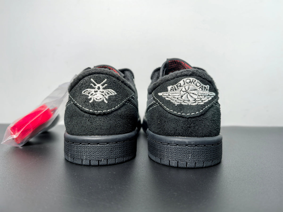 Air Jordan 1 Low OG SP x Travis Scott ‘Black Phantom’ - Angle View 12