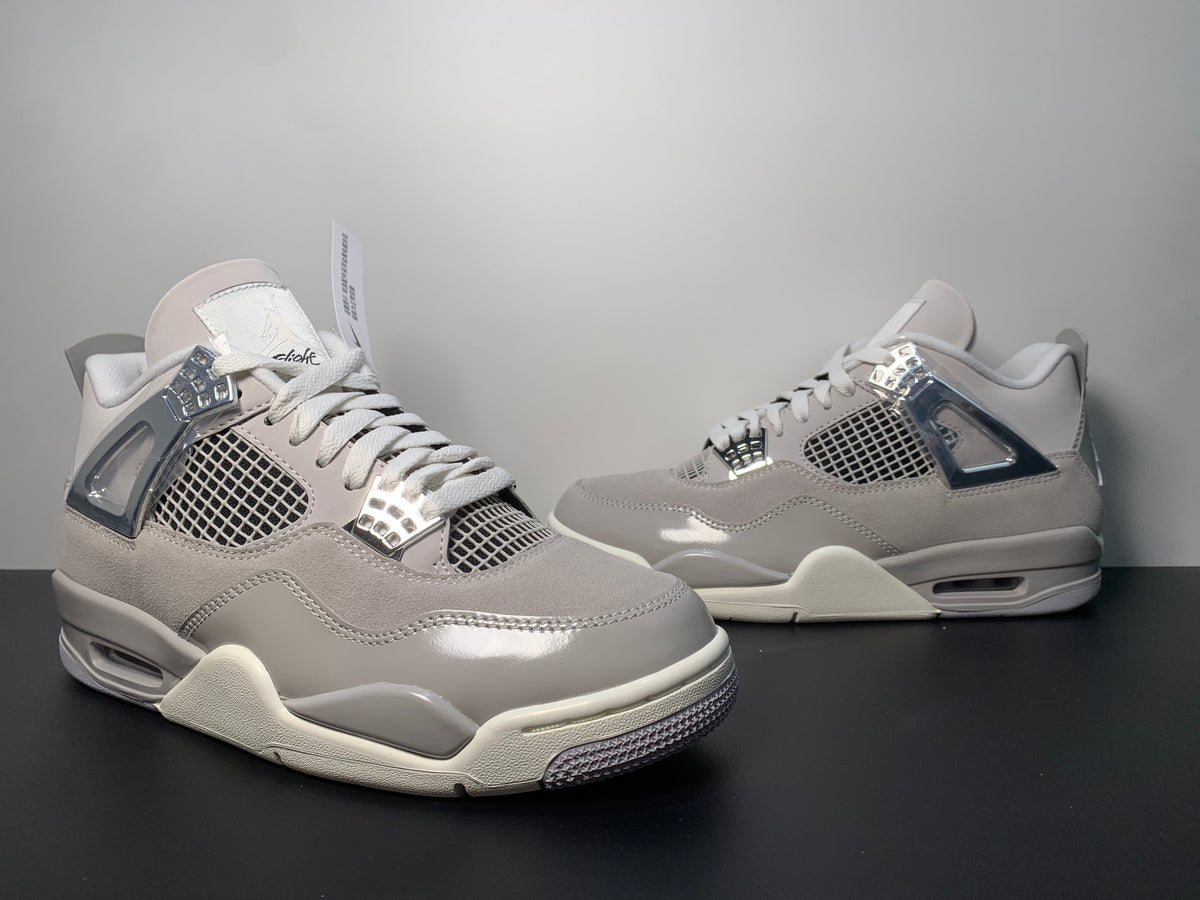 Air Jordan 4 Frozen Moments AQ9129-001 - Angle View 8