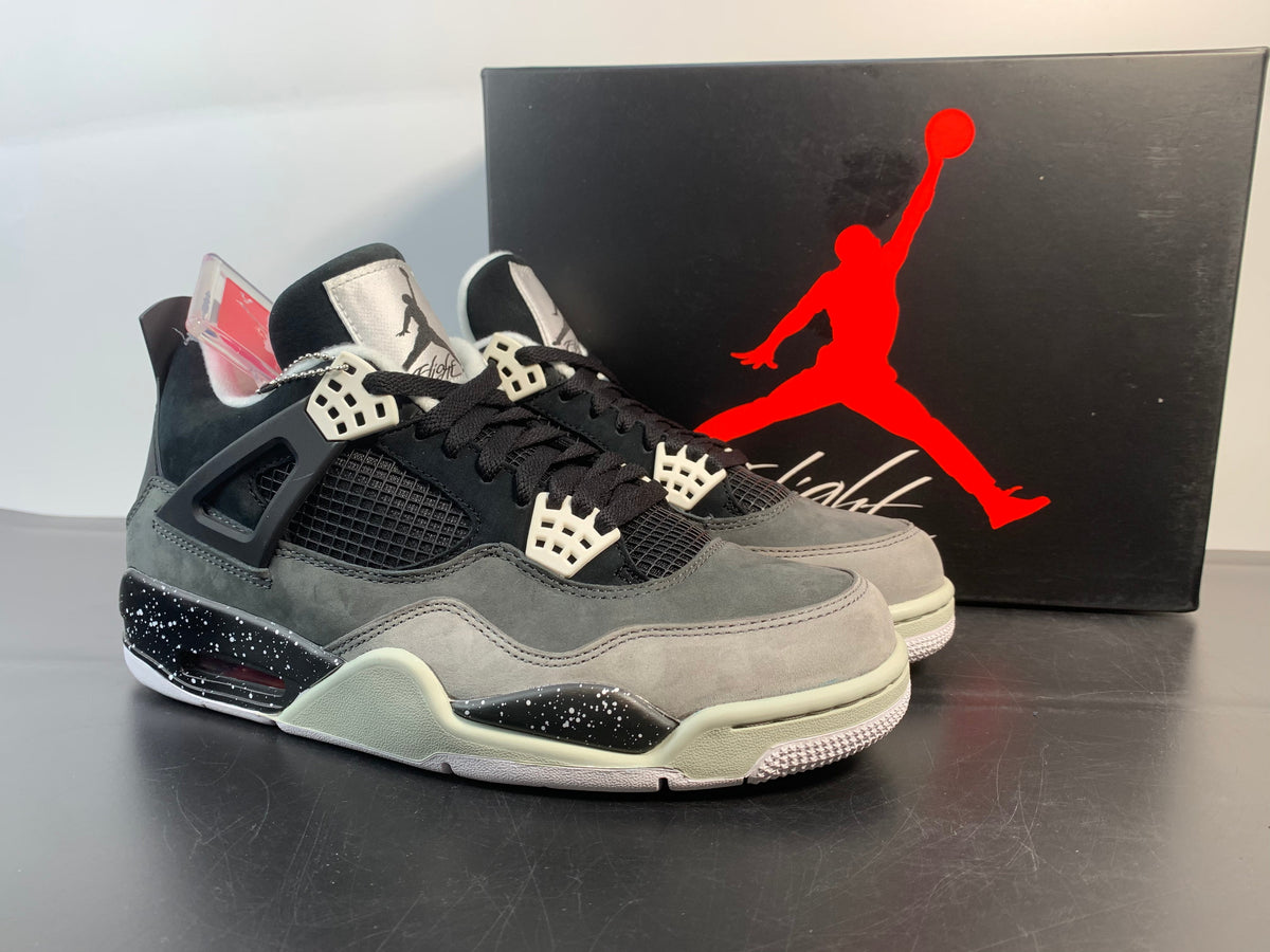Air Jordan 4 Retro ‘Fear’ FQ8138-002 - Angle View 8