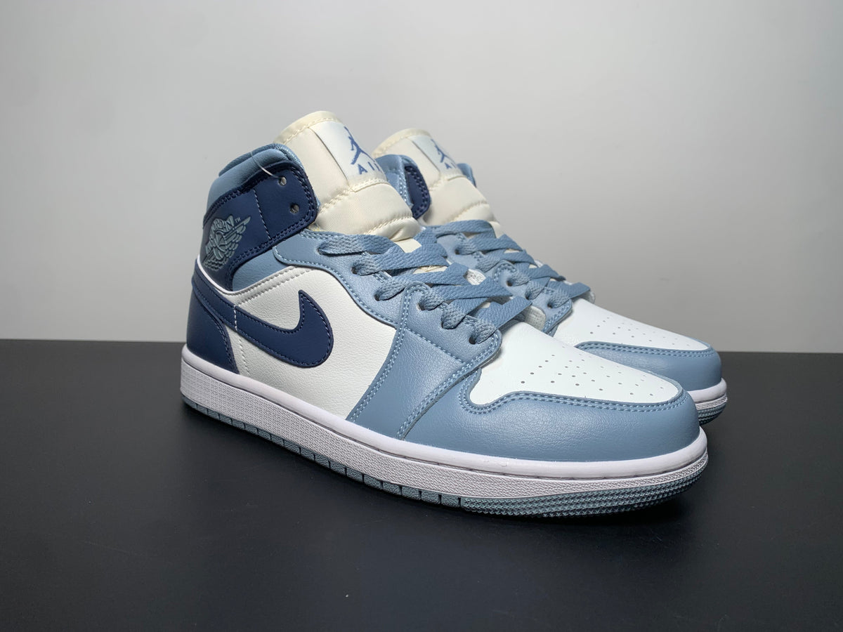 Air Jordan 1 Mid Diffused Blue BQ6472-140 - Angle View 3