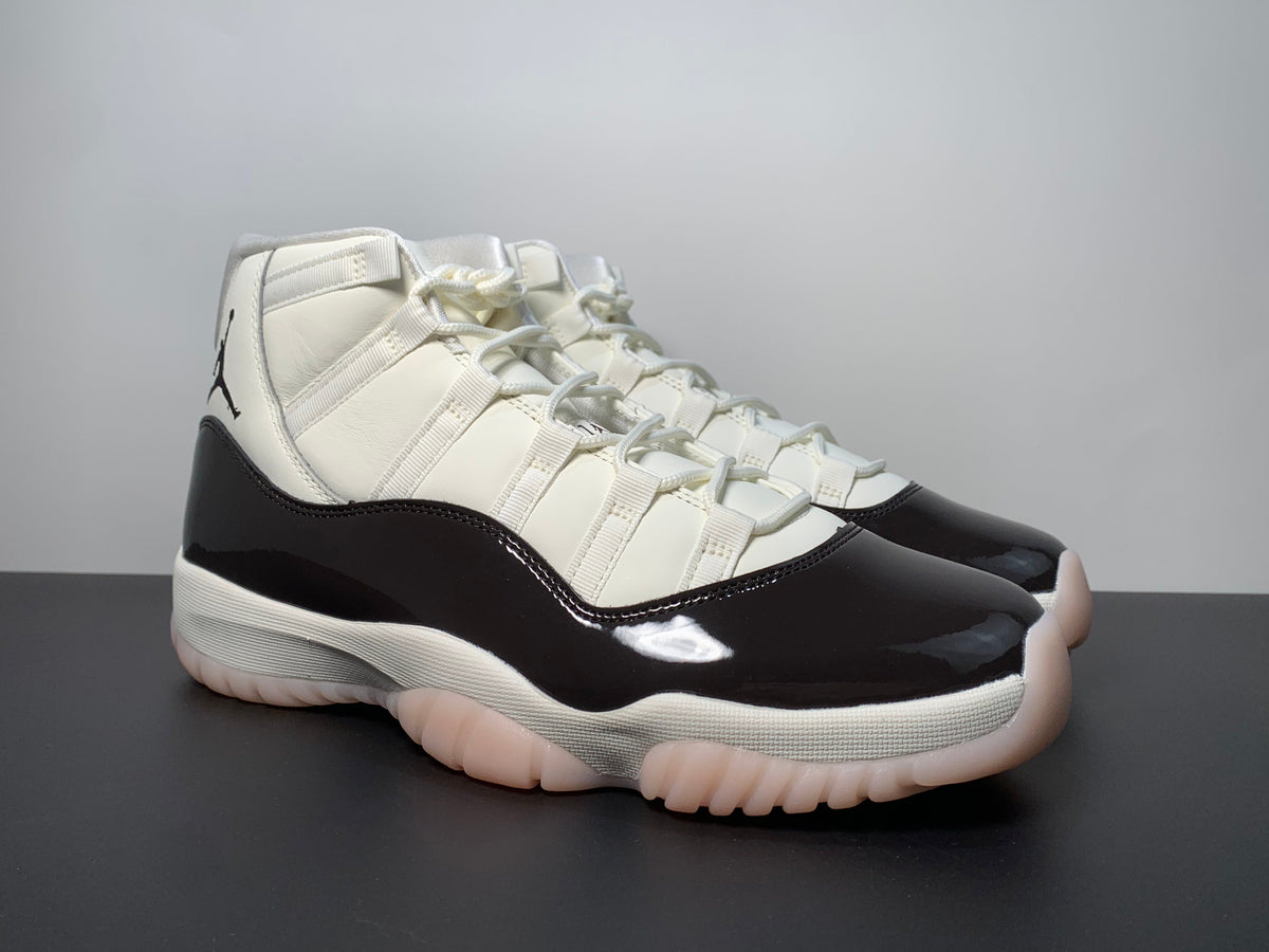 Air Jordan 11 “Neapolita AR0715-101 - Angle View 8
