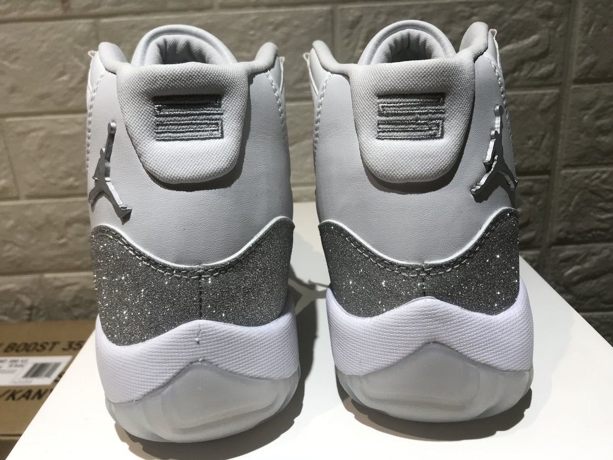 Air Jordan 11＂ Metallic Silver ＂ - Angle View 5