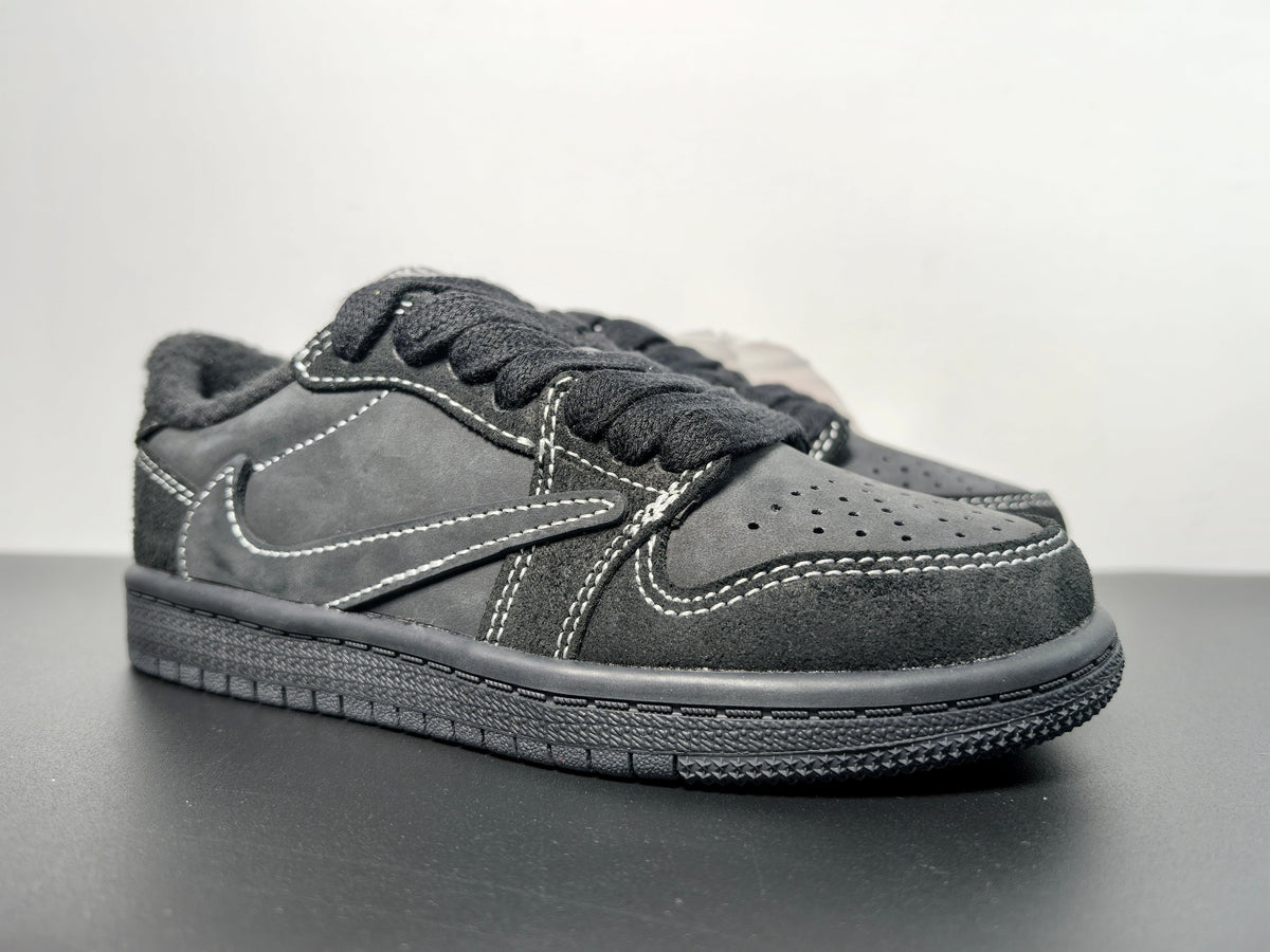 Air Jordan 1 Low OG SP x Travis Scott ‘Black Phantom’ - Angle View 9