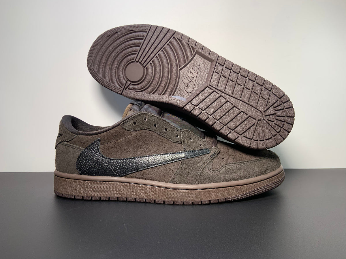 Air Jordan 1 Retro Low OG SP x Travis Scott ‘Velvet Brown’ DM7866-202 - Angle View 12