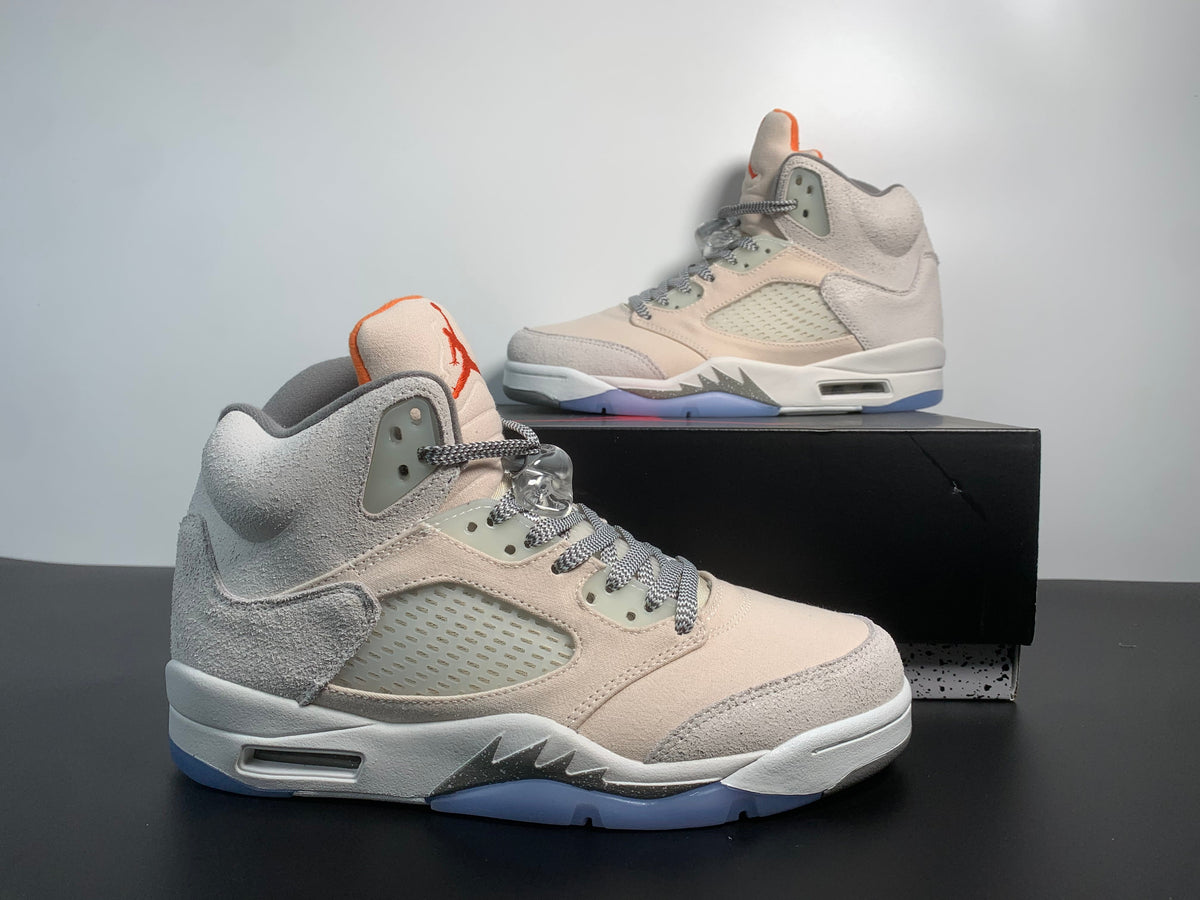 Air Jordan 5 SE Craft Light Orewood Brown FD9222-180 - Angle View 3