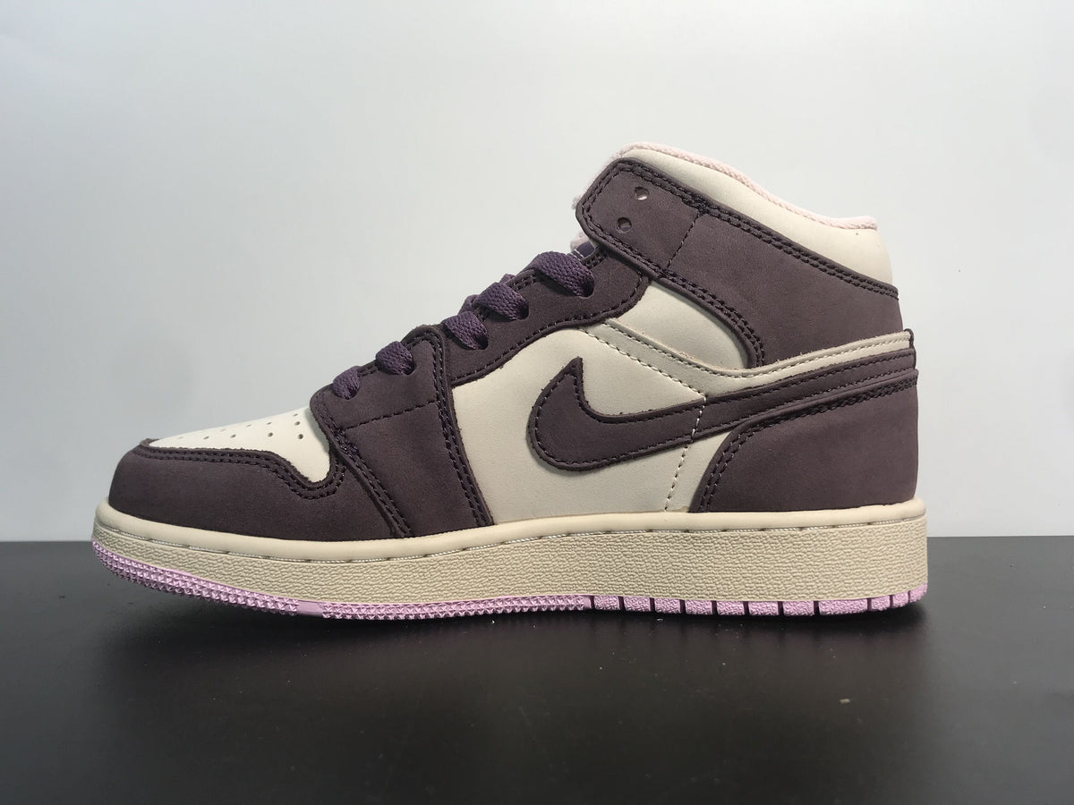 Air Jordan 1 Retro Mid 'Pro Purple' - Angle View 2